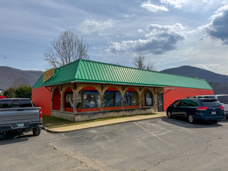 More Photos Of 1297 Tunnel Rd, Asheville Restaurant For Lease