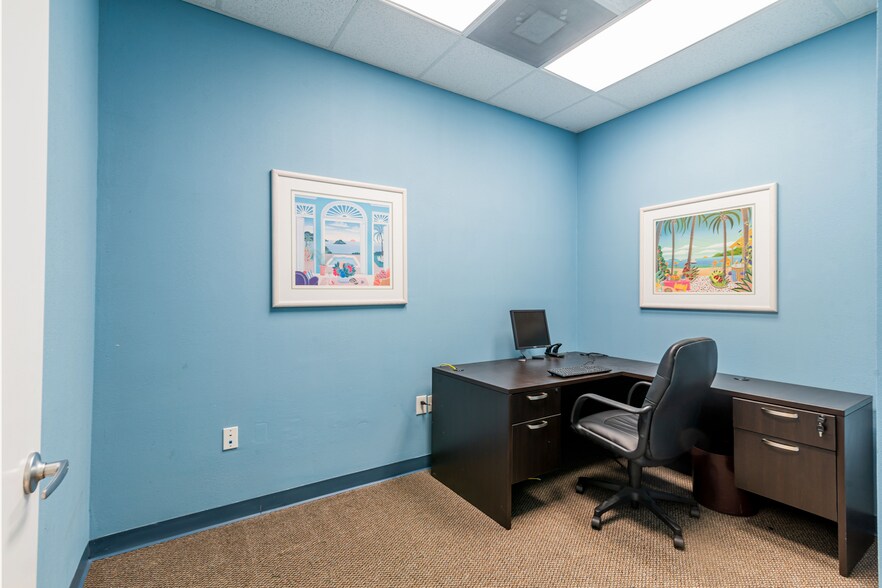 More Photos Of 1741-1759 N University Dr, Pembroke Pines Storefront Retail Office For Sale