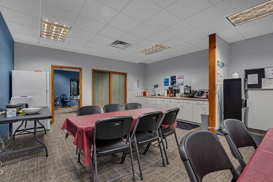 More Photos Of 10 Riverside Ave S, Sartell Office For Lease