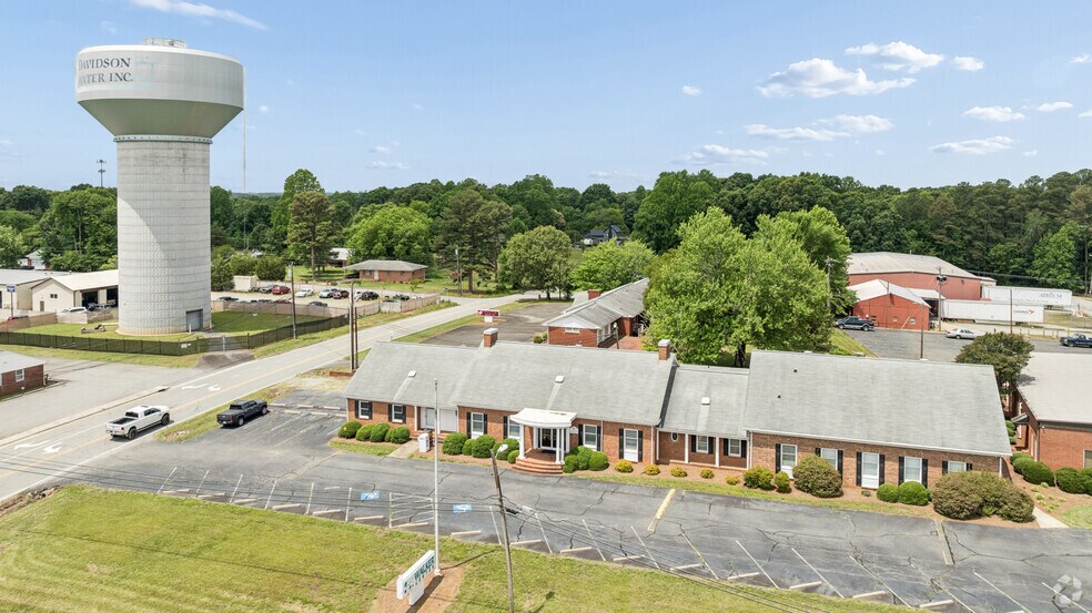 More Photos Of 7129 Old US Highway 52, Lexington Unknown For Lease