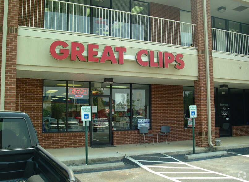 More Photos Of 1907 S College St, Auburn Storefront Retail Office For Lease