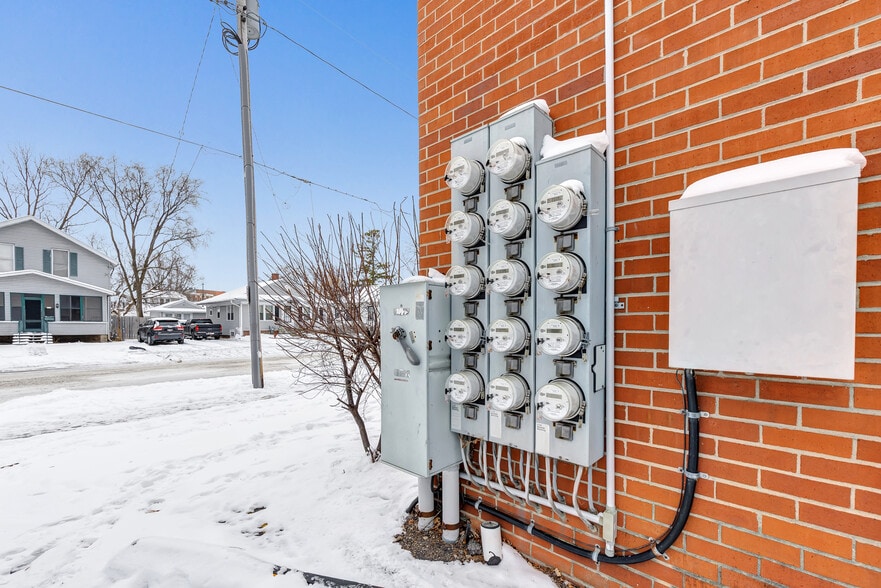 More Photos Of 836 Vine Ave, Oshkosh Apartments For Sale