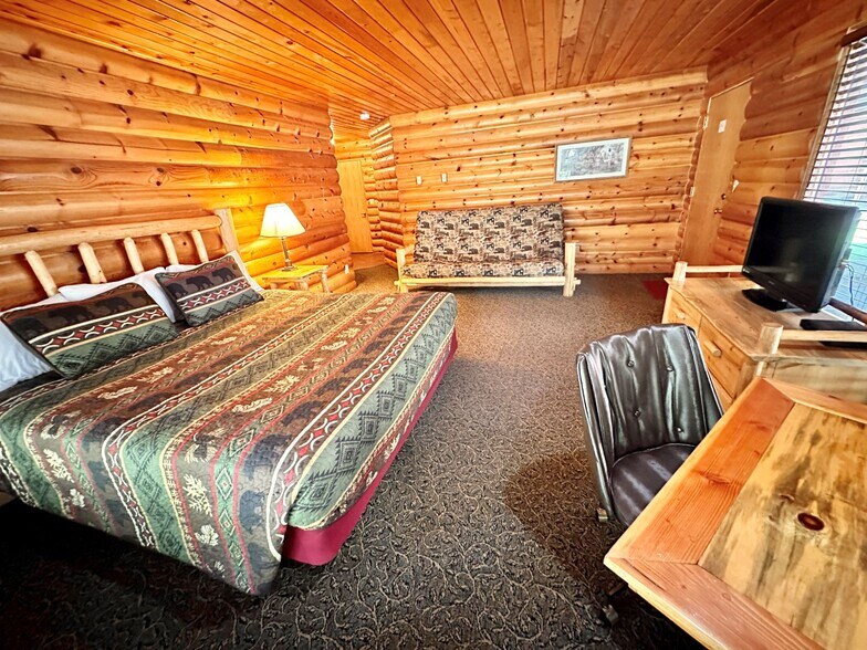 More Photos Of 38600 Highway 12 W, Lolo Hotel For Sale