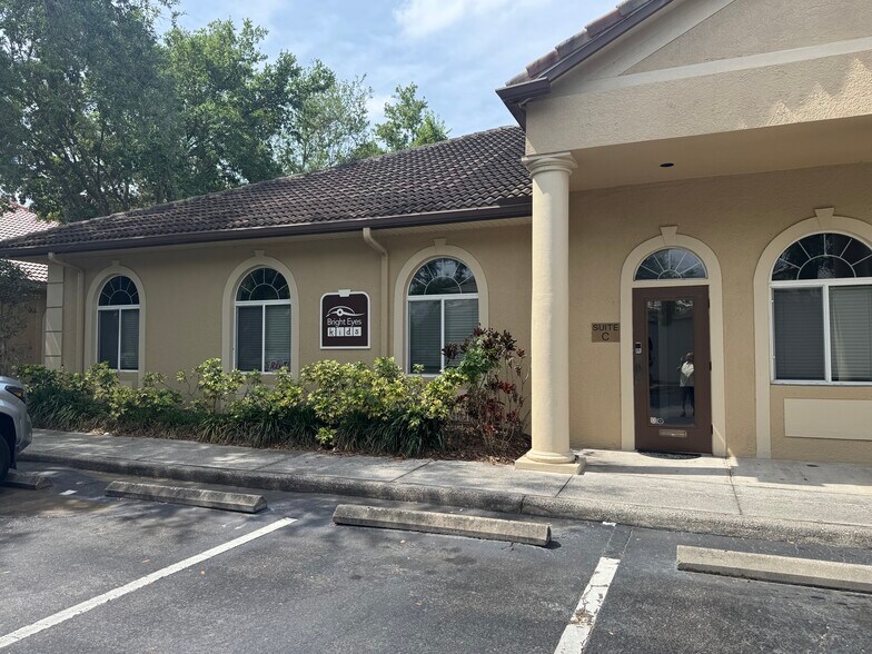 More Photos Of 15303 Amberly Dr, Tampa Medical For Lease