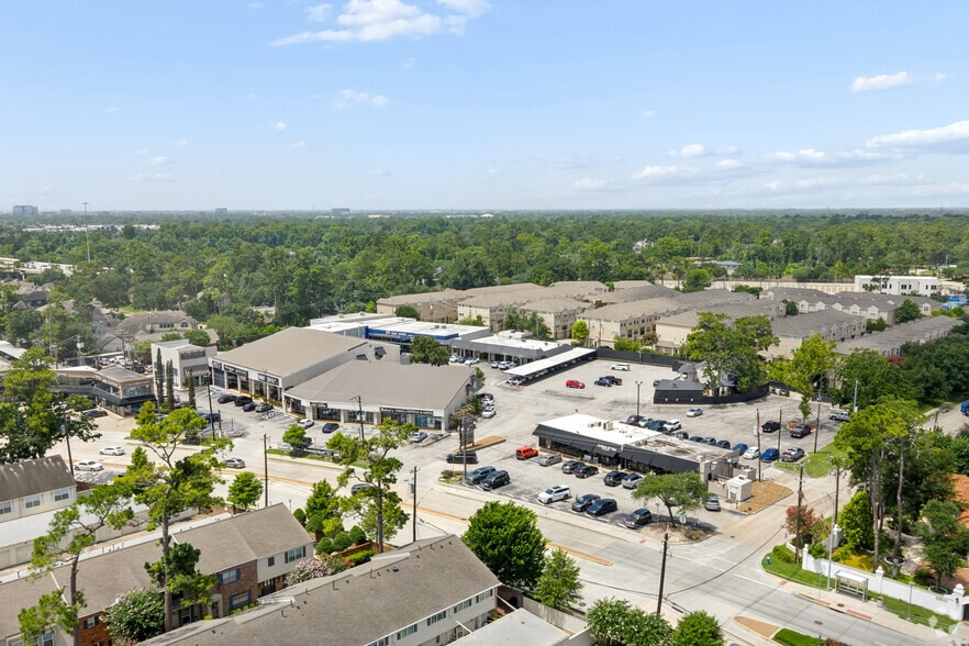 More Photos Of 12649 Memorial Dr, Houston Storefront Retail Office For Lease