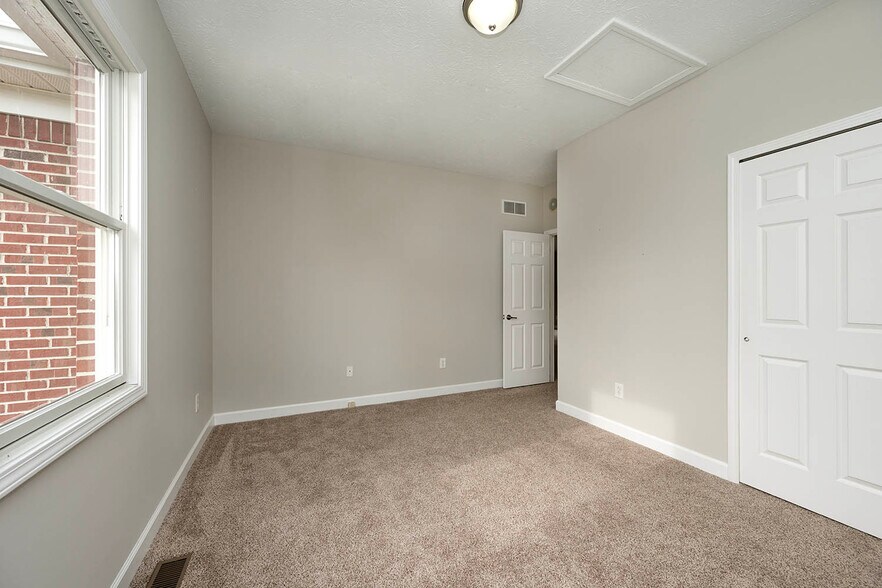 More Photos Of 65 Maplehurst Dr, Brownsburg Office For Sale