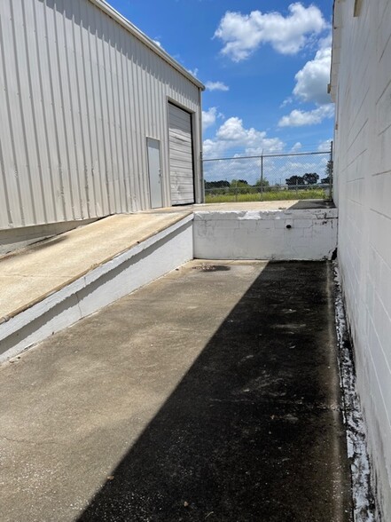 More Photos Of 327 Old Ice House Rd, Lake Wales Warehouse For Lease