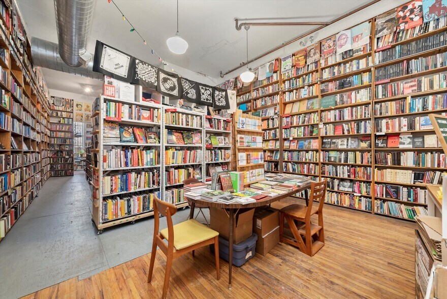 More Photos Of 1102 W 18th St., Chicago Apartments For Lease