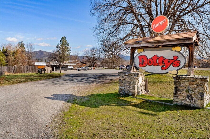 More Photos Of 404 CA-3 Hwy, Etna Restaurant For Sale