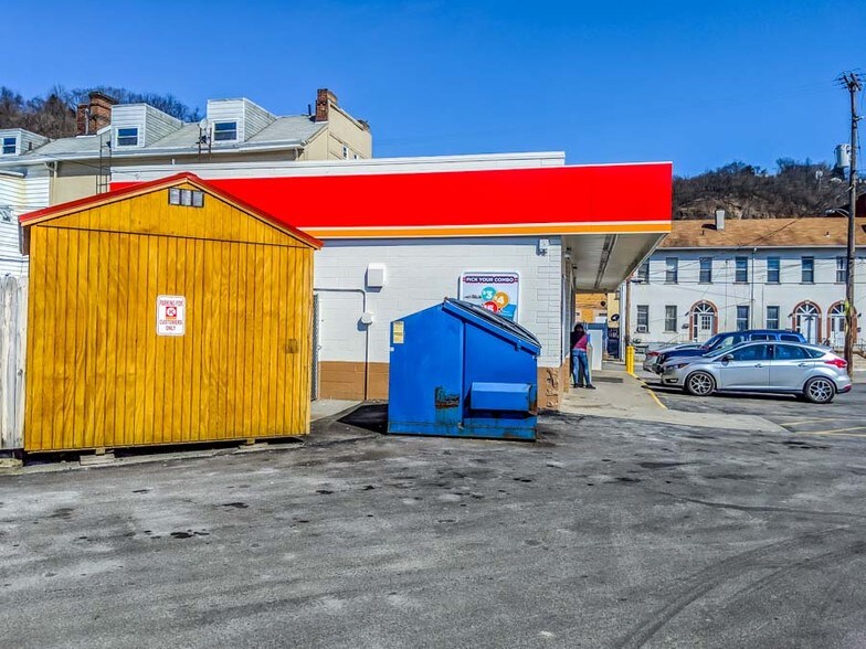 More Photos Of 501 N Main St, Sharpsburg Convenience Store For Sale