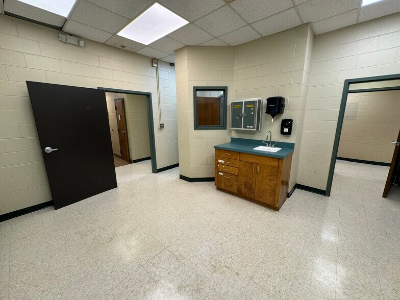 More Photos Of 407 N Salem Ave, Sumter Medical For Sale