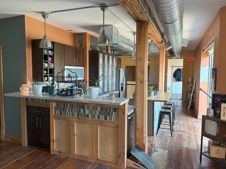 More Photos Of , Fort Atkinson General Retail For Sale