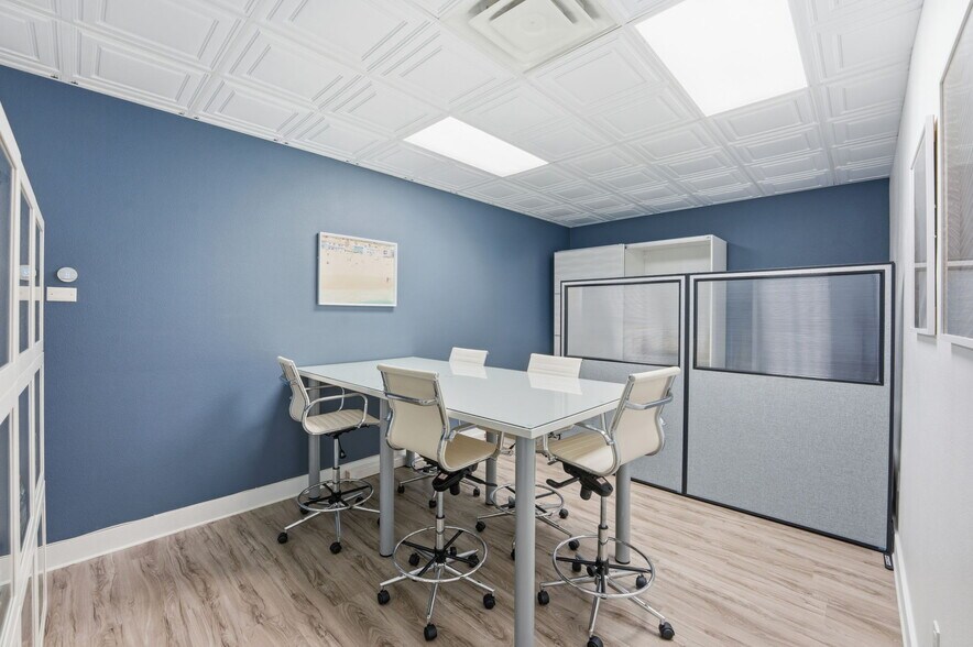 More Photos Of 5404 Hoover Blvd, Tampa Medical For Sale