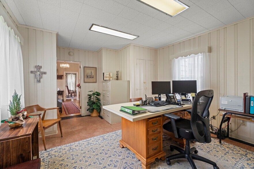 More Photos Of 32 E Main St, Mystic Office For Sale
