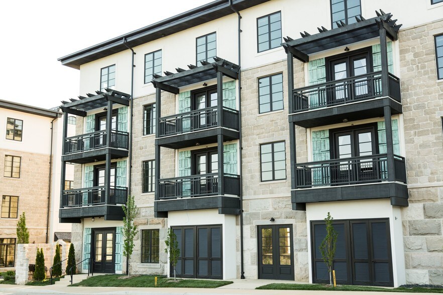 More Photos Of 3105 S Sare Rd, Bloomington Apartments For Lease