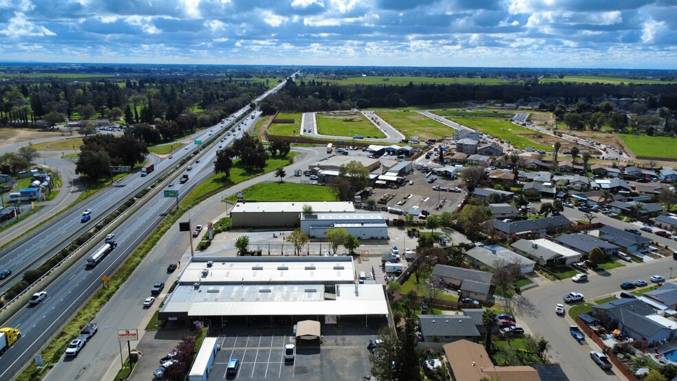 More Photos Of 604 Fairway Dr, Galt Carwash For Sale