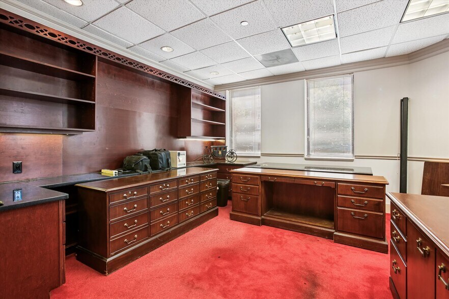 More Photos Of 1501 Duke St, Alexandria Office For Lease