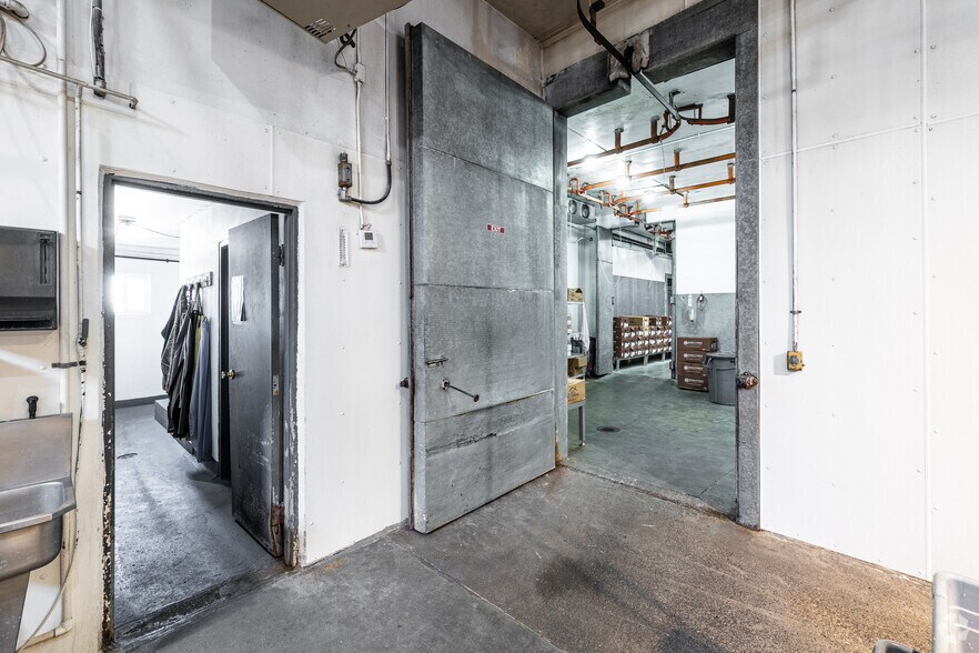 More Photos Of 1762 S Adams Dr, Madras Manufacturing For Sale
