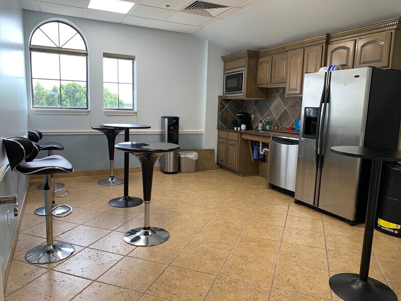 More Photos Of 1470 First Colony Blvd, Sugar Land Medical For Lease
