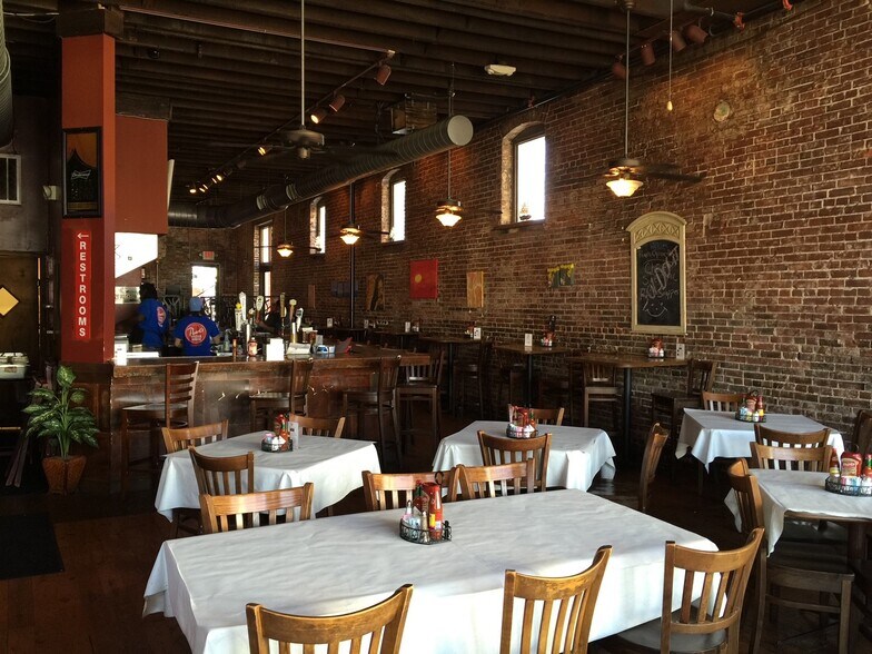 More Photos Of 299 S Main St, Memphis Restaurant For Lease