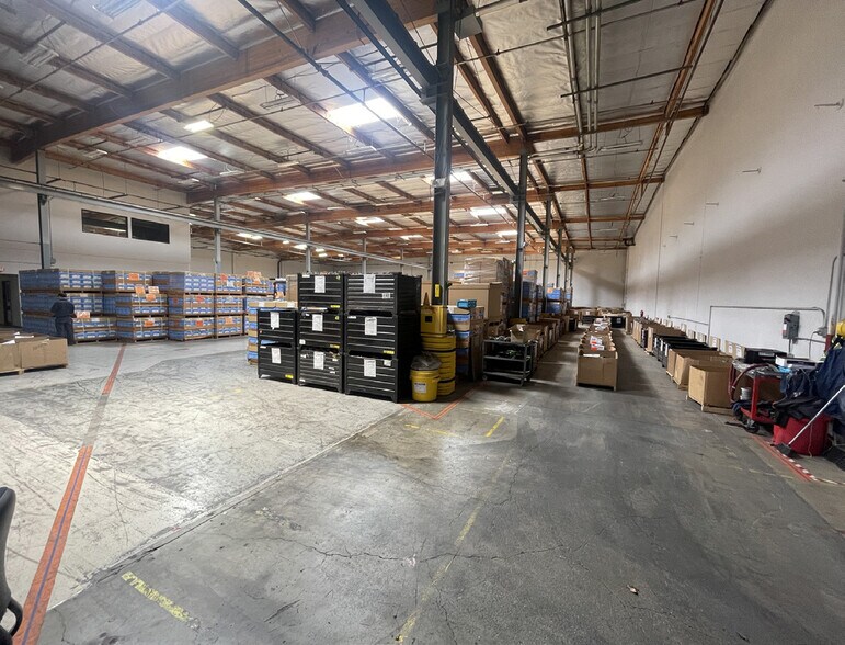 More Photos Of 42136 Avenida Alvarado, Temecula Manufacturing For Sale