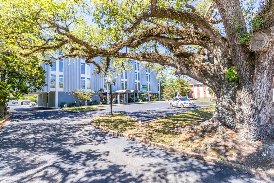 More Photos Of 1126 Jackson Ave, Pascagoula Office For Sale