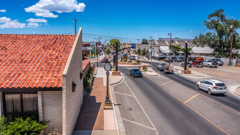 More Photos Of 333 E Main St, Farmington Office For Sale
