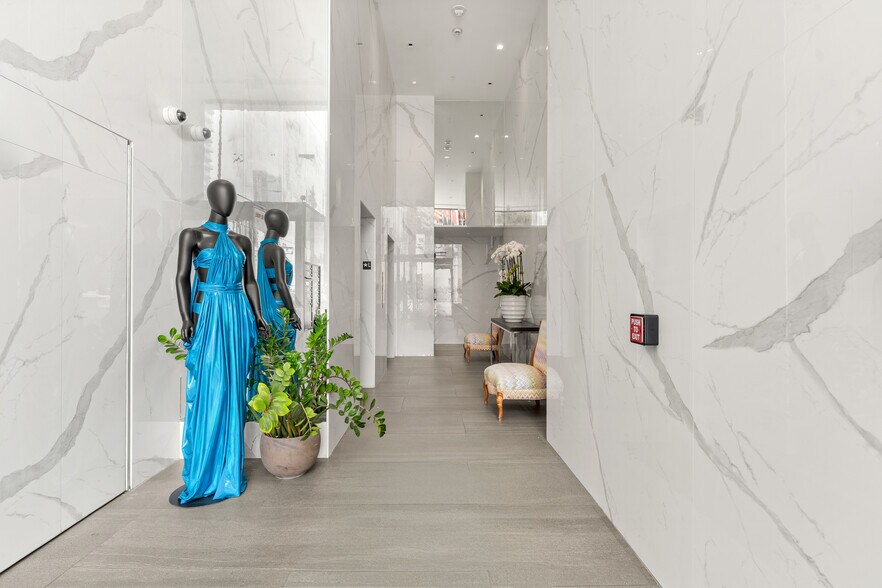 More Photos Of 950 S Broadway, Los Angeles Office For Lease