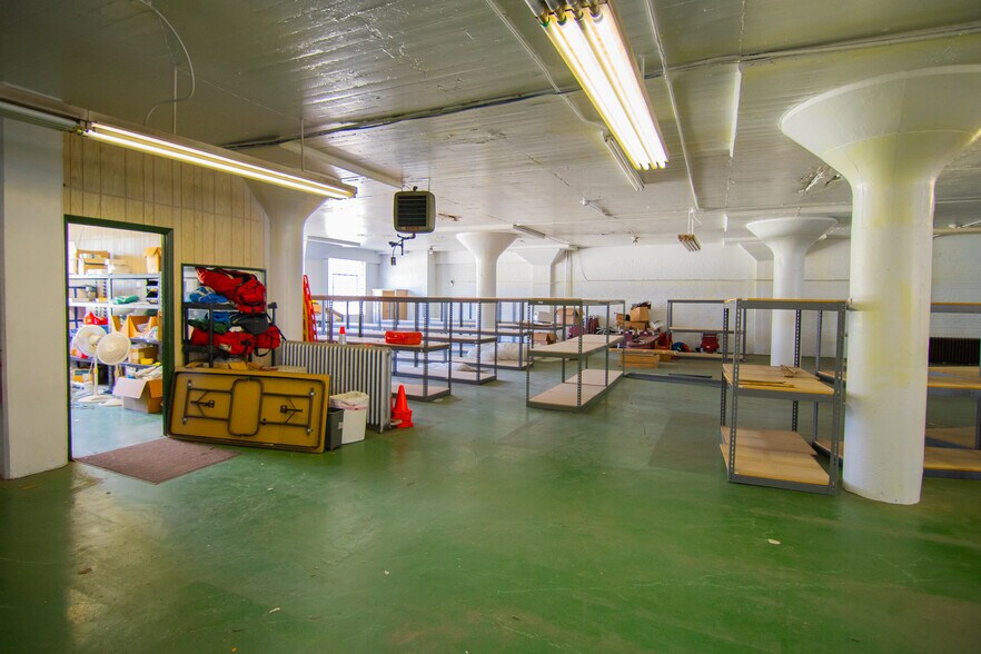 More Photos Of 1439 Sunset Blvd, Steubenville Flex For Sale