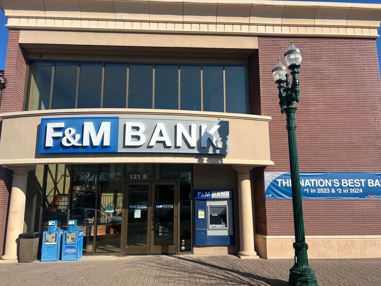 More Photos Of 121 S Center St, Turlock Office For Lease