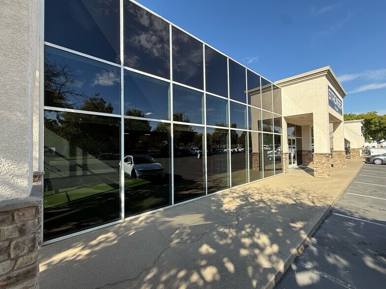 More Photos Of 330 Plaza Dr, Folsom Warehouse For Lease