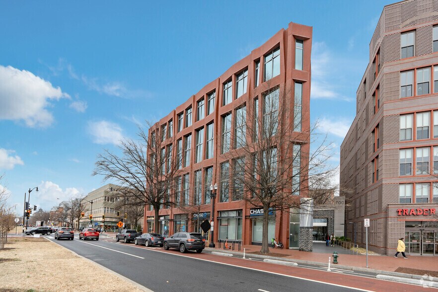 More Photos Of 700 Pennsylvania Ave SE, Washington Office For Lease