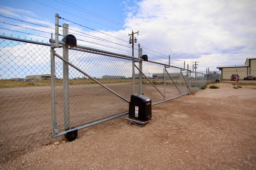 More Photos Of 1508 County Road 1105, Midland Warehouse For Lease