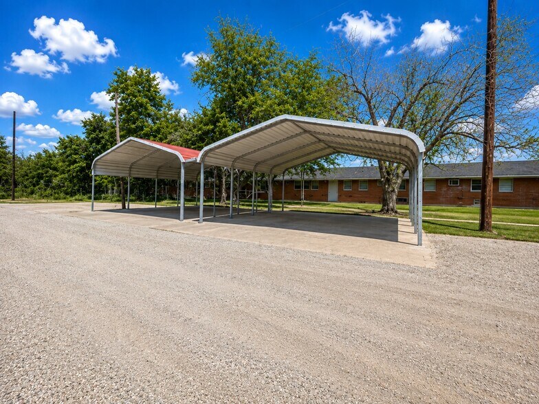 More Photos Of 2313 N Richmond Rd, Wharton Showroom For Lease