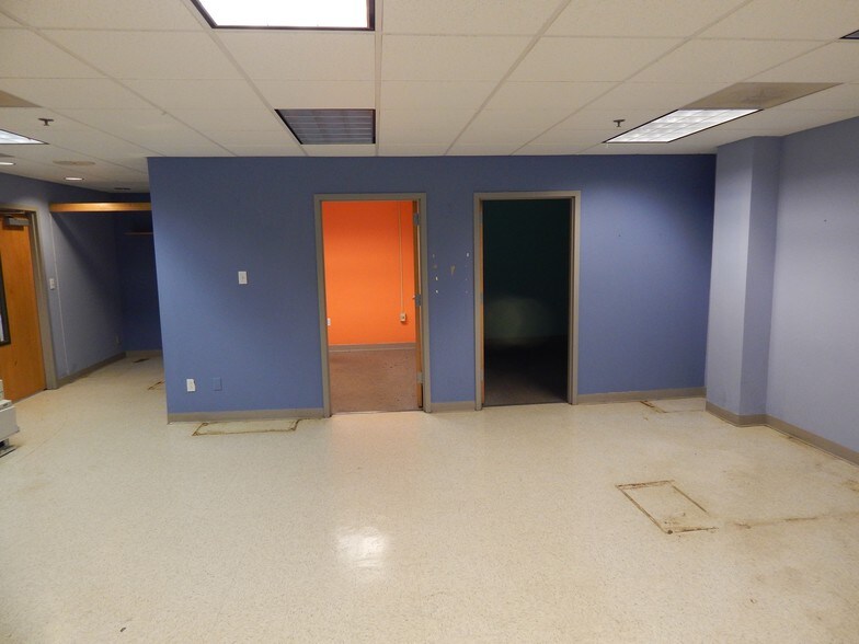 More Photos Of 3654 S Grand Blvd, Saint Louis Office For Sale