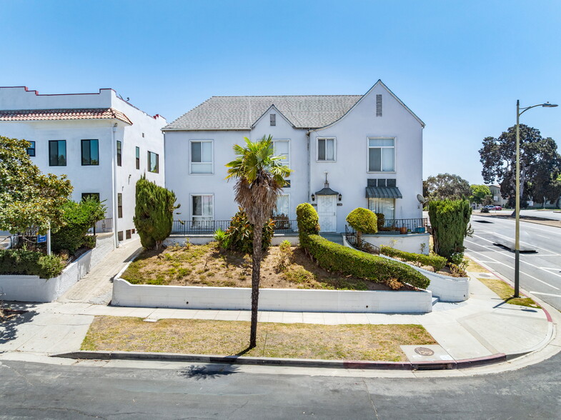 More Photos Of 493 San Vicente Blvd, Los Angeles Apartments For Sale