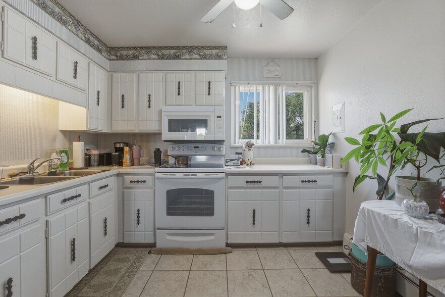 More Photos Of 1447 Nokomis Dr, Colorado Springs Apartments For Sale