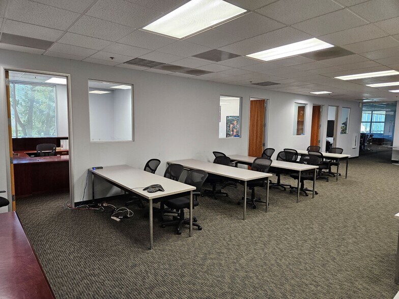 More Photos Of 400 Plaza Dr, Folsom Office For Lease