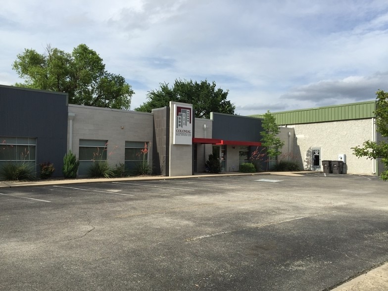 Primary Photo Of 3224-3228 Collinsworth St, Fort Worth Office For Lease
