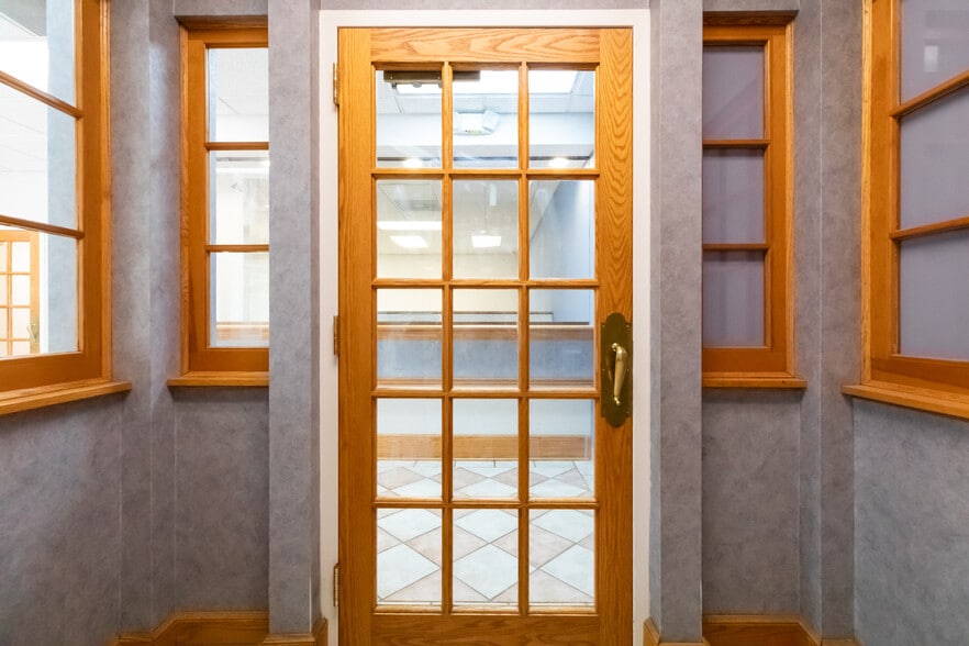 More Photos Of 640 S Walker St, Bloomington Medical For Sale