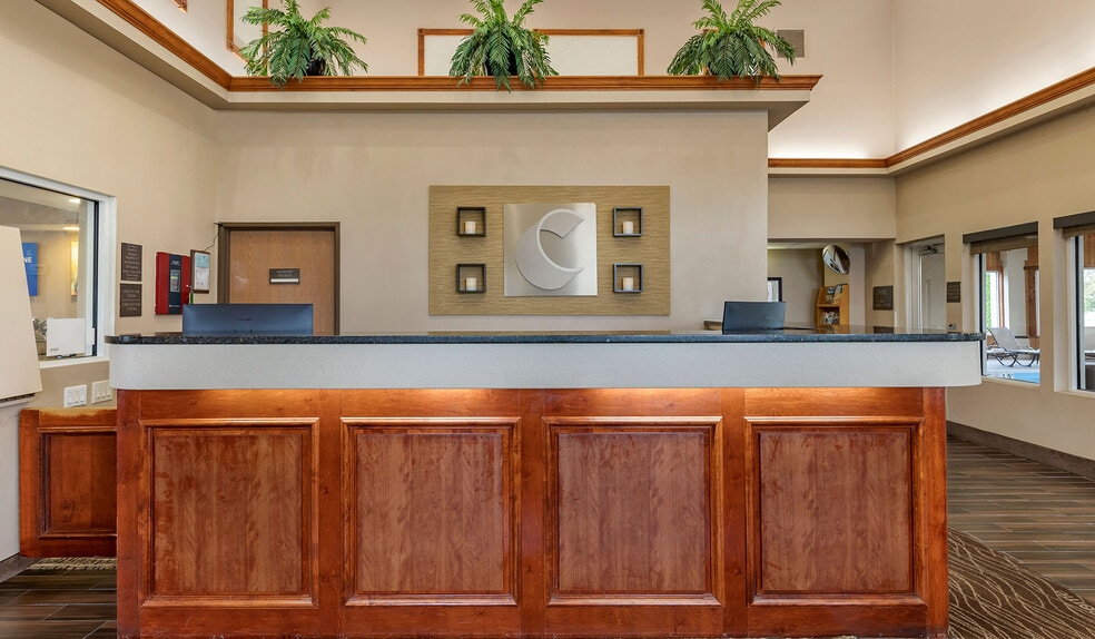 More Photos Of 9742 Woodlane Dr, Dimondale Hotel For Sale