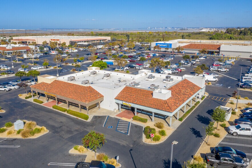 More Photos Of 525-695 Saturn Blvd, San Diego Unknown For Lease