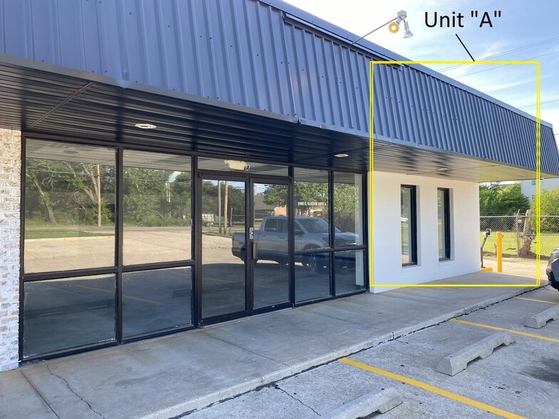 More Photos Of 2400 S Classen Blvd, Norman General Retail For Lease