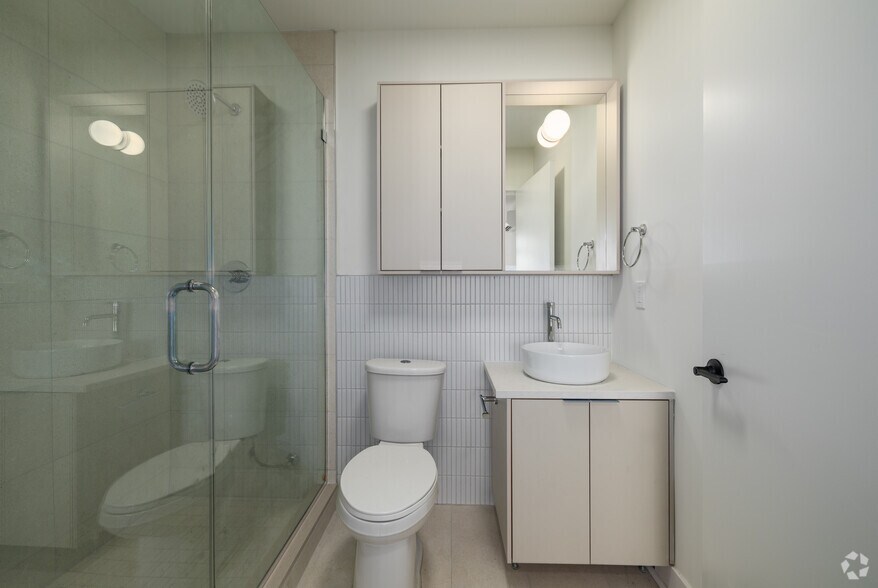 More Photos Of 873 COMMUNIPAW Ave, Jersey City Apartments For Lease