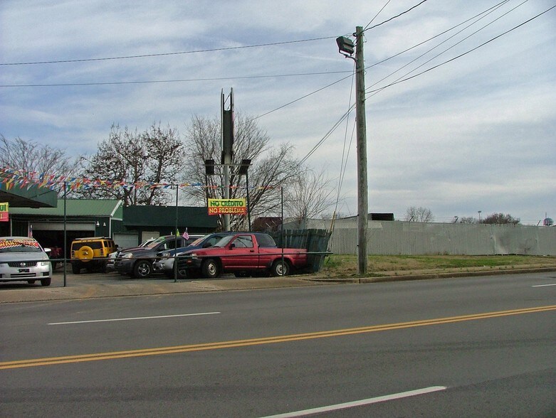 More Photos Of 327 W 6th Ave, Bowling Green Auto Dealership For Sale