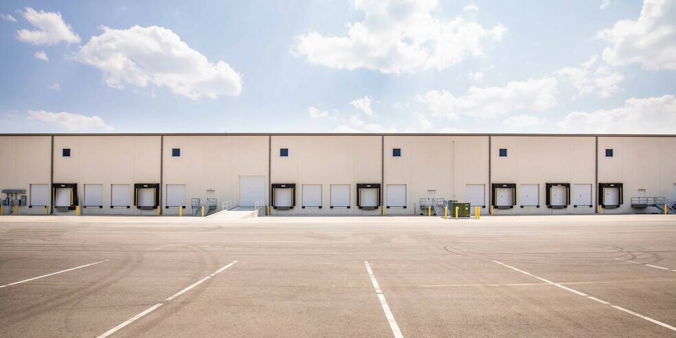 More Photos Of 4279 Crosspoint Dr, Ladson Distribution For Lease