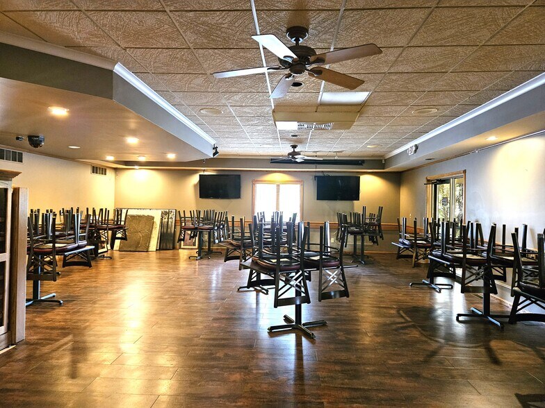 More Photos Of 5530 Gratiot Rd, Saginaw General Retail For Sale