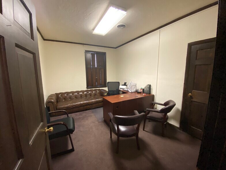 More Photos Of 261 Common St, Lawrence Office For Sale