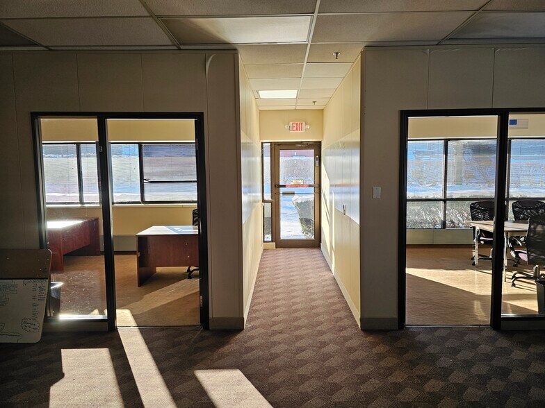 More Photos Of 1991 Northampton St, Easton Light Distribution For Lease