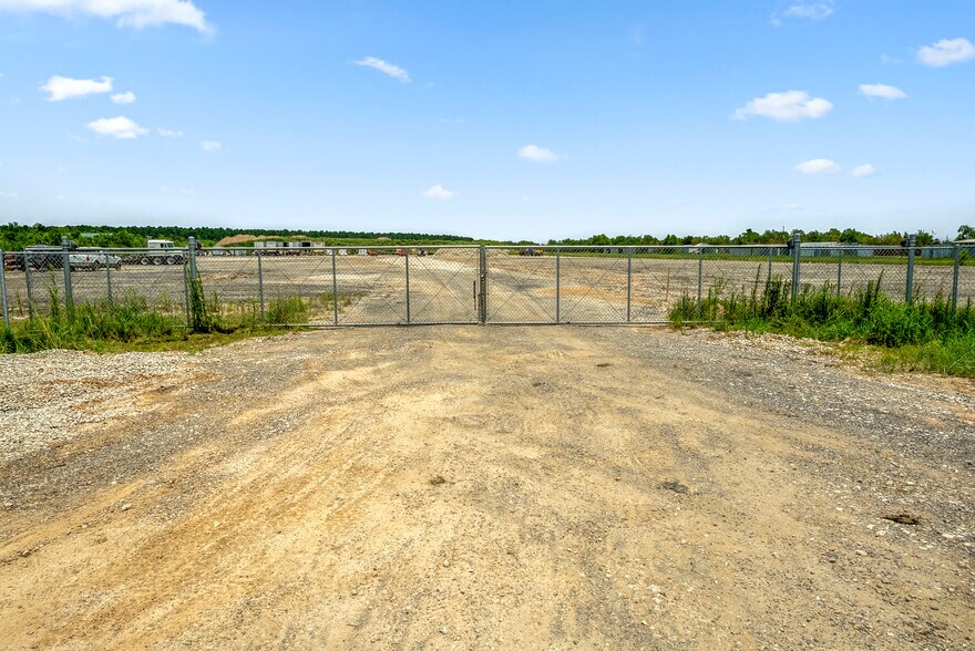 More Photos Of 21369 N. Frontage Rd., Iowa Land For Sale